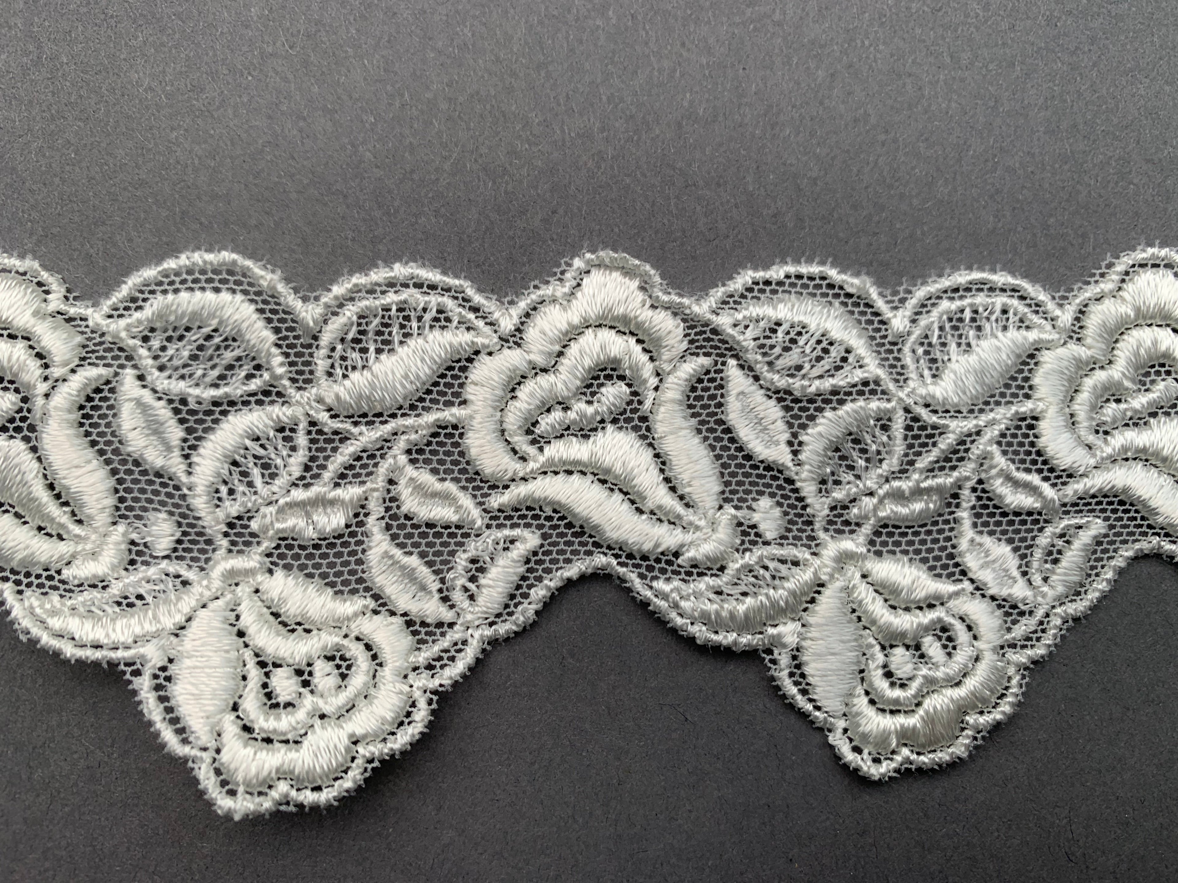 Close up ivory scallop lace trim SP Haberdashery Auckland NZ