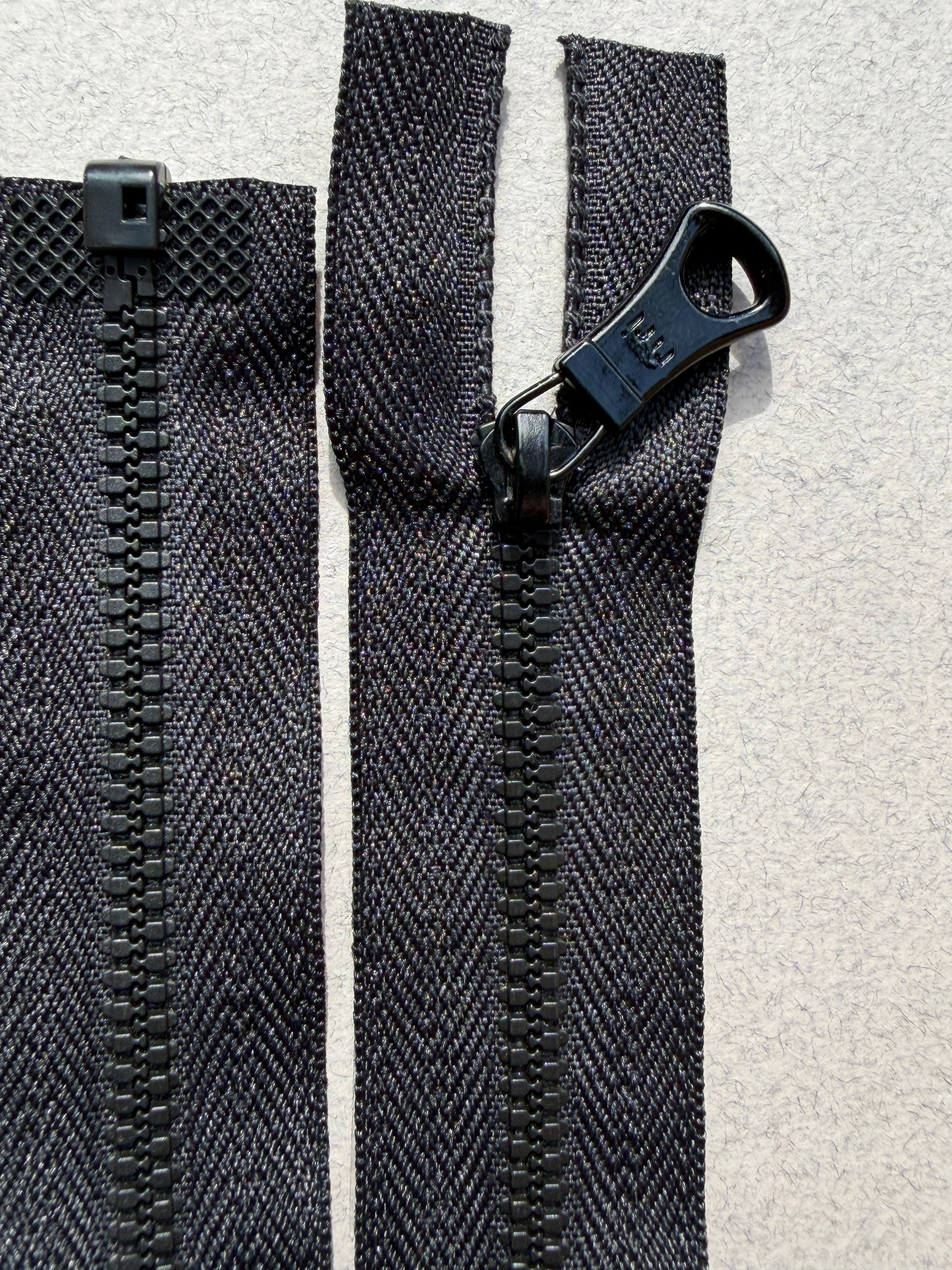 Close up Ririo pen end black nylon zip 59cm  SP Haberdashery Auckland NZ