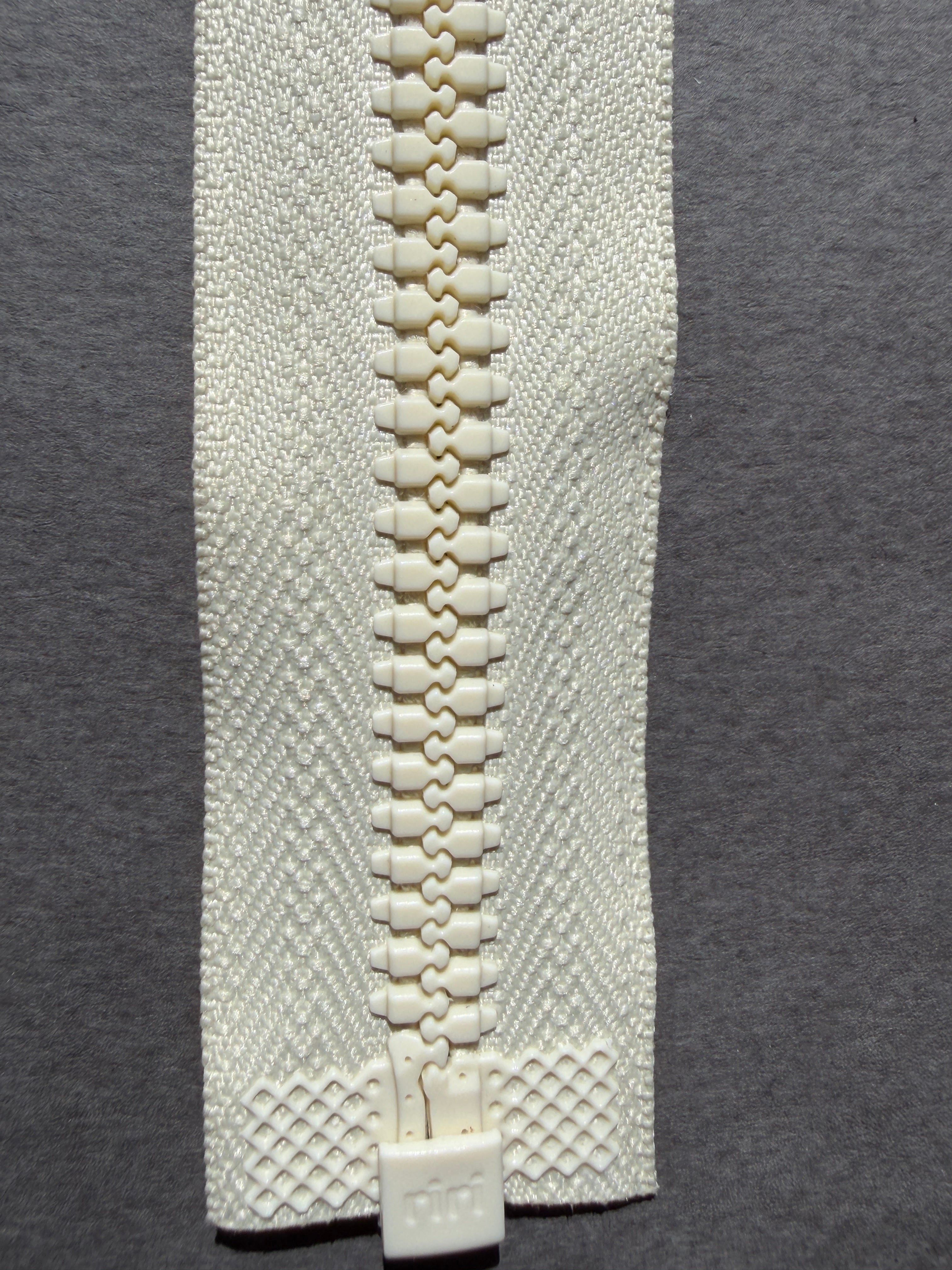 Close up Riri open end nylon zip cream 20cn SP Haberdashery Auckland NZ