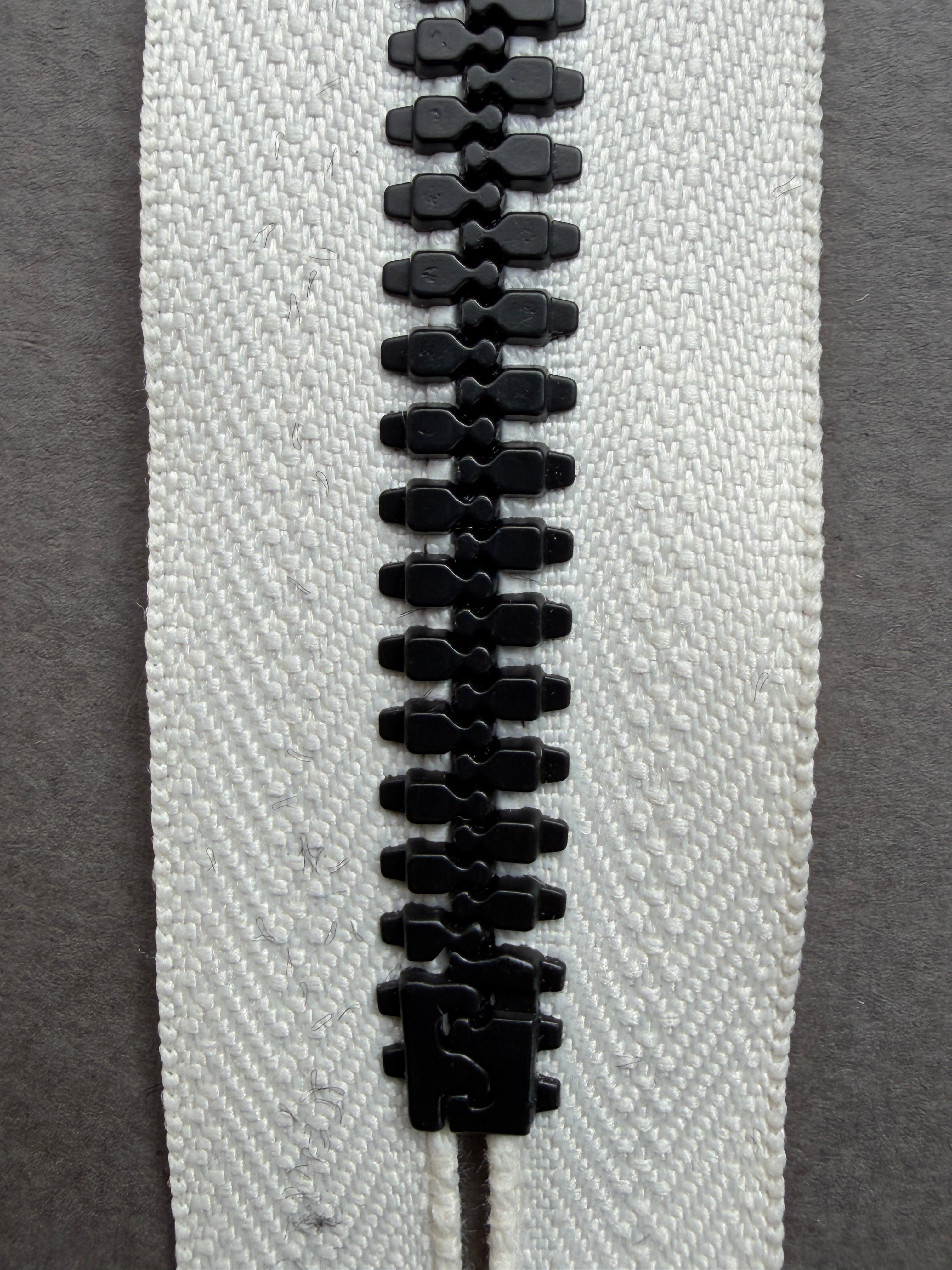 Riri Closed End Nylon Zip | Cream & Black Chain, 19cm | SP Haberdasher