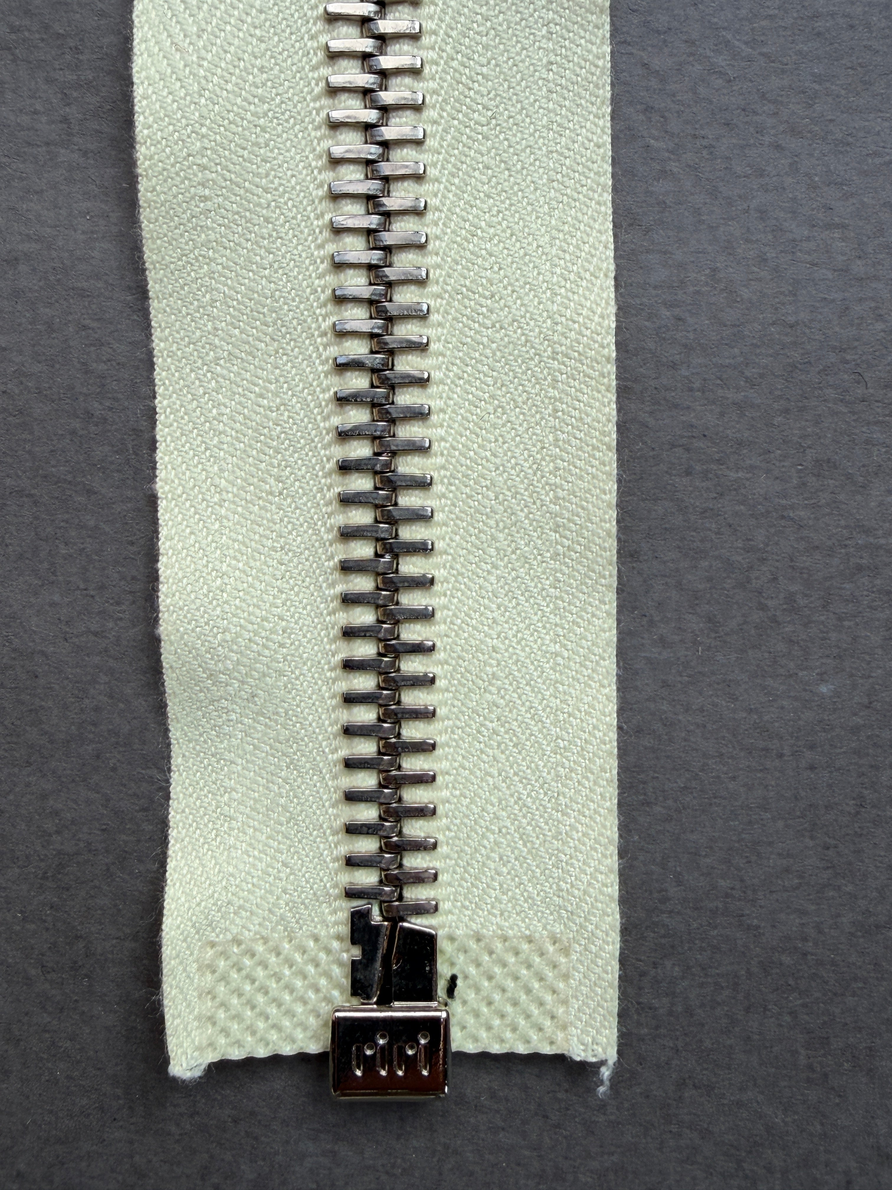Riri Open End Metal Zip | Pale Yellow & Silver, 19cm | SP Haberdashery