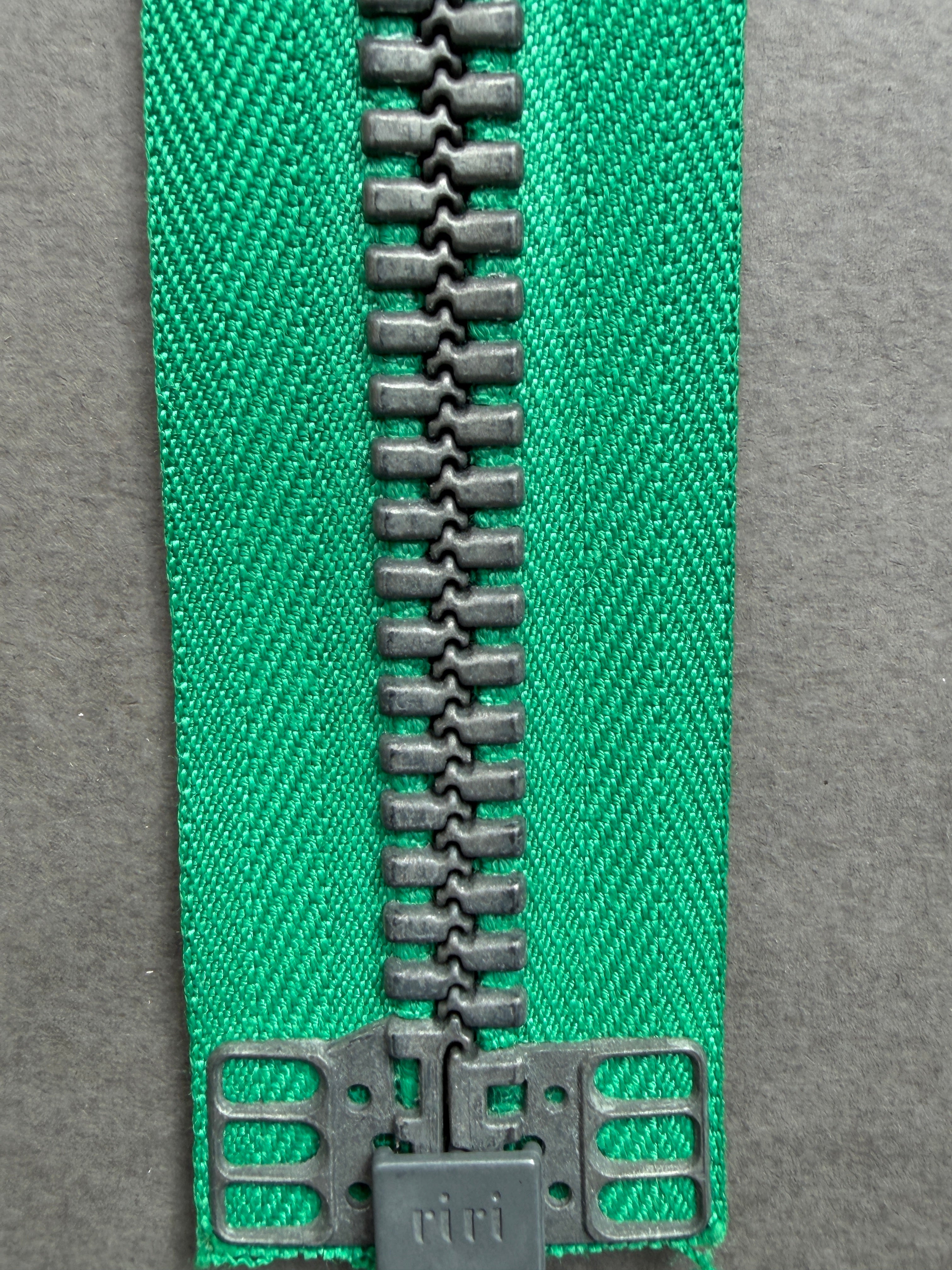 Close up Riri open end zip green grey 35cm