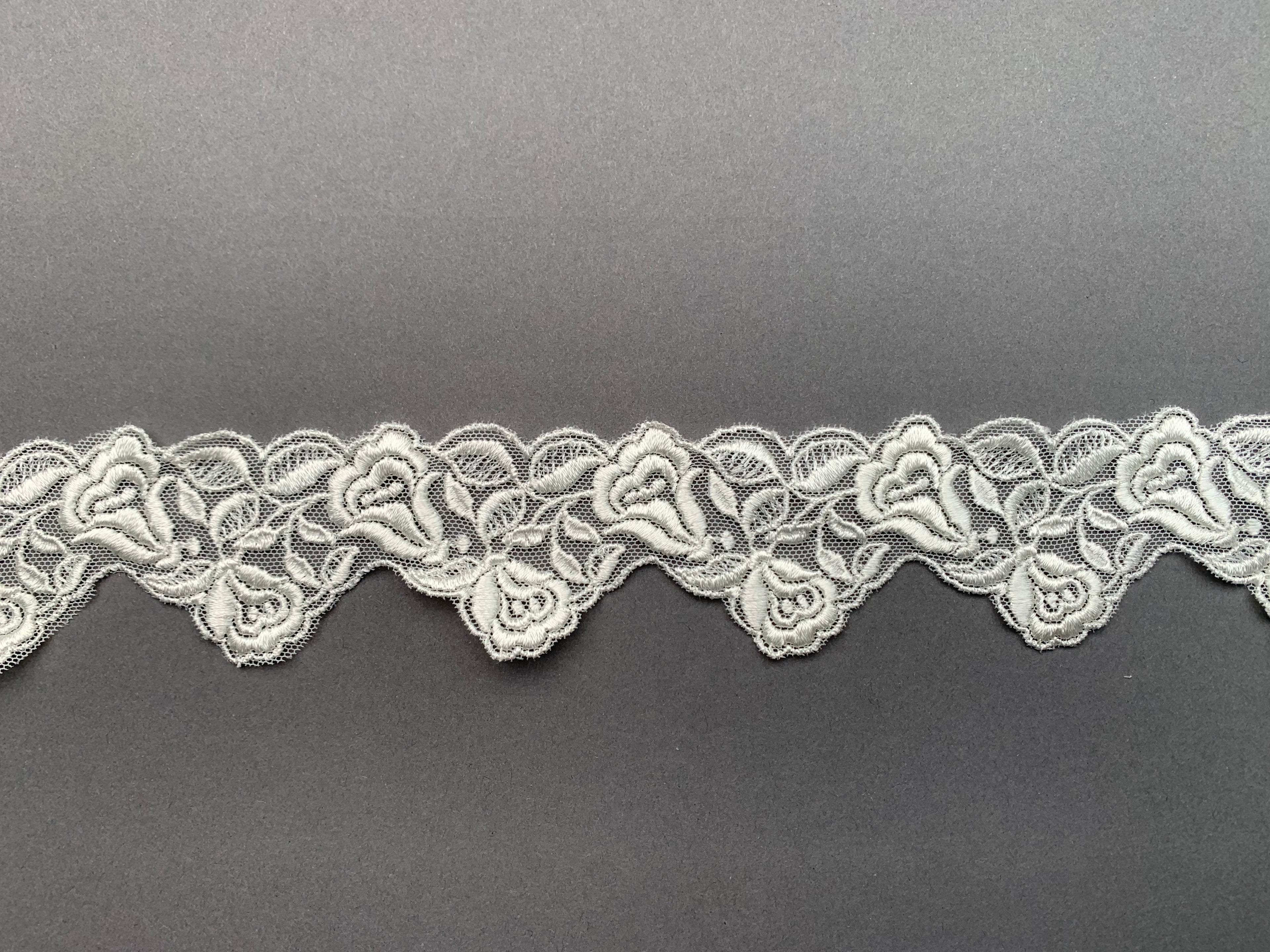 Ivory embroidered scallop lace trim  SP Haberdashery Auckland NZ