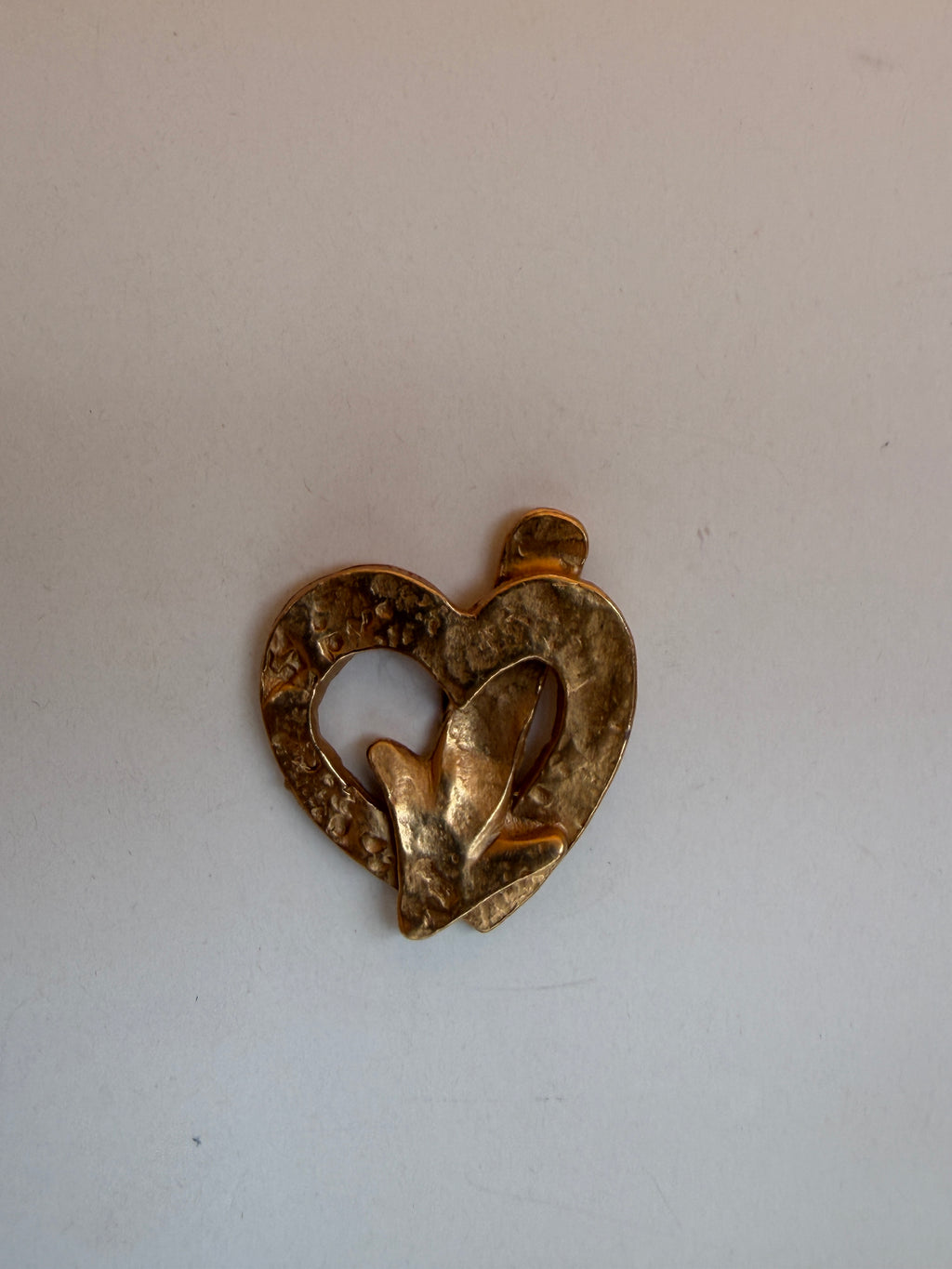 Metal gold heart and arrow shank button SP Haberdashery Auckland NZ
