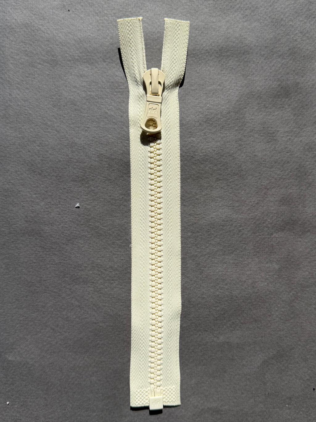Riri open end  nylon cream  20cm zip SP Haberdashery Auckland NZ