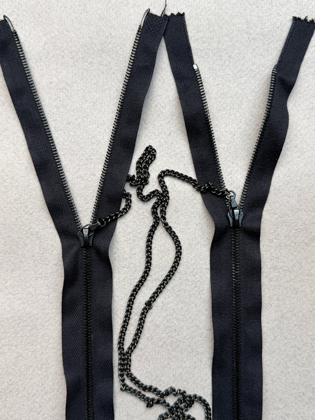 Two ends Riri two way black metal zip SP Haberdashery uckland NZ