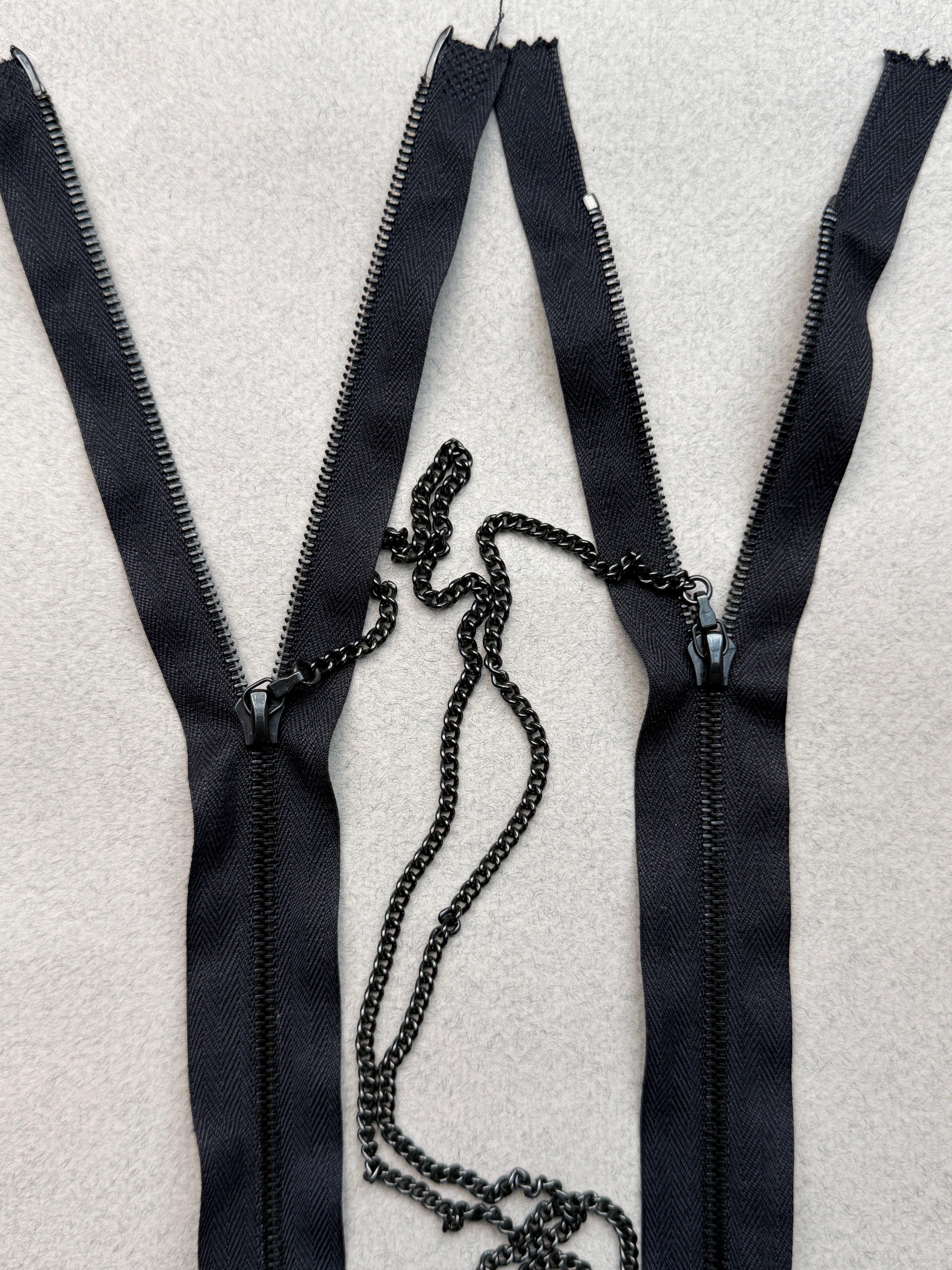 Two ends Riri two way black metal zip SP Haberdashery uckland NZ